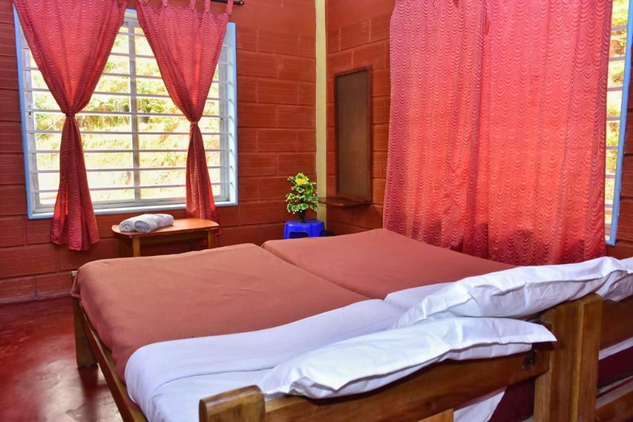 Eshwari Cottage Madikeri Bagian luar foto